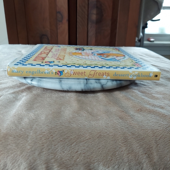 Mary Engelbreits Sweet Treats - Picture 4 of 7